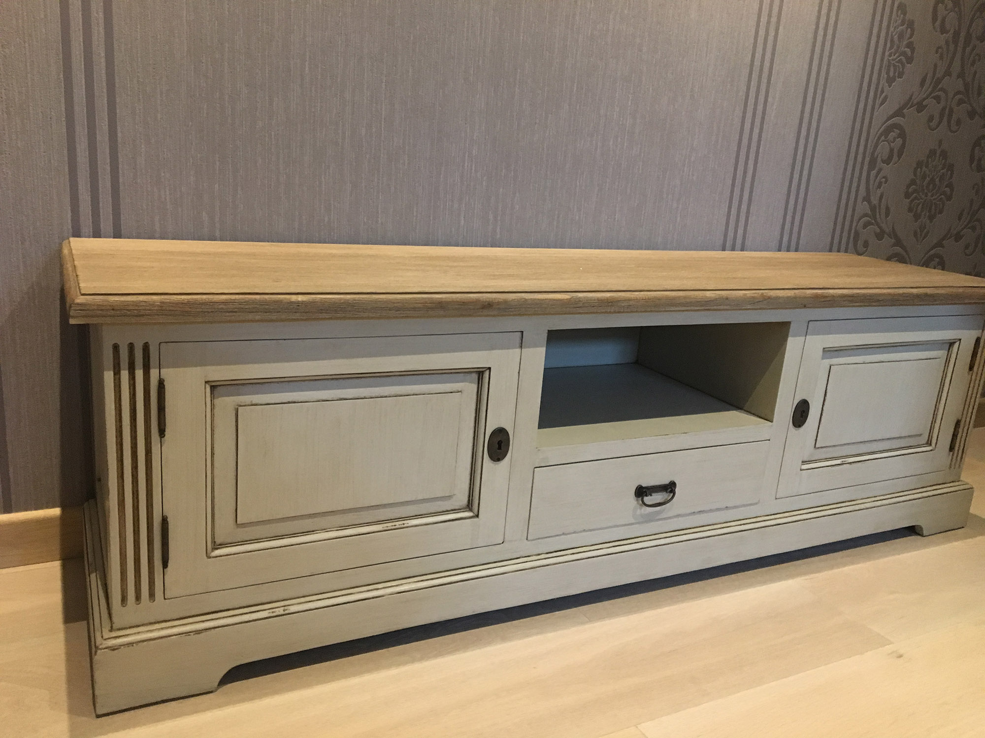 Creme TV meubel landelijk in de Timeless Living webshop | LIVING-shop ...