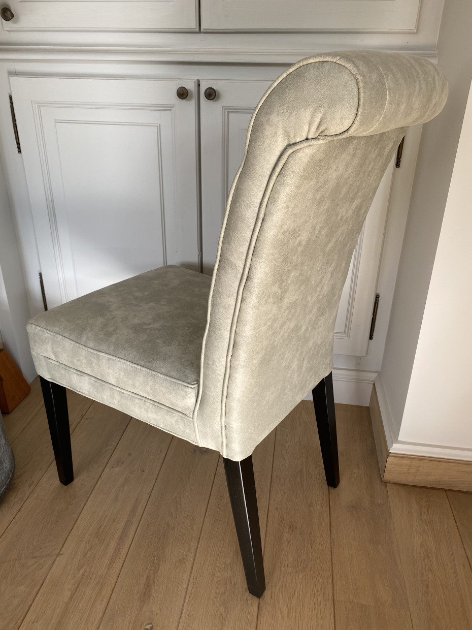 landelijke-stijl-stoel-met-knopen