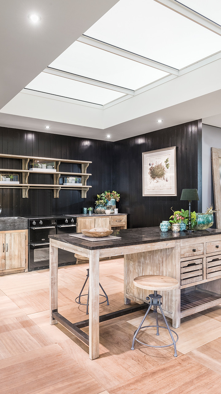 landelijke-stijl-keukeneiland-met-tafel-landelijke buitenkeuken