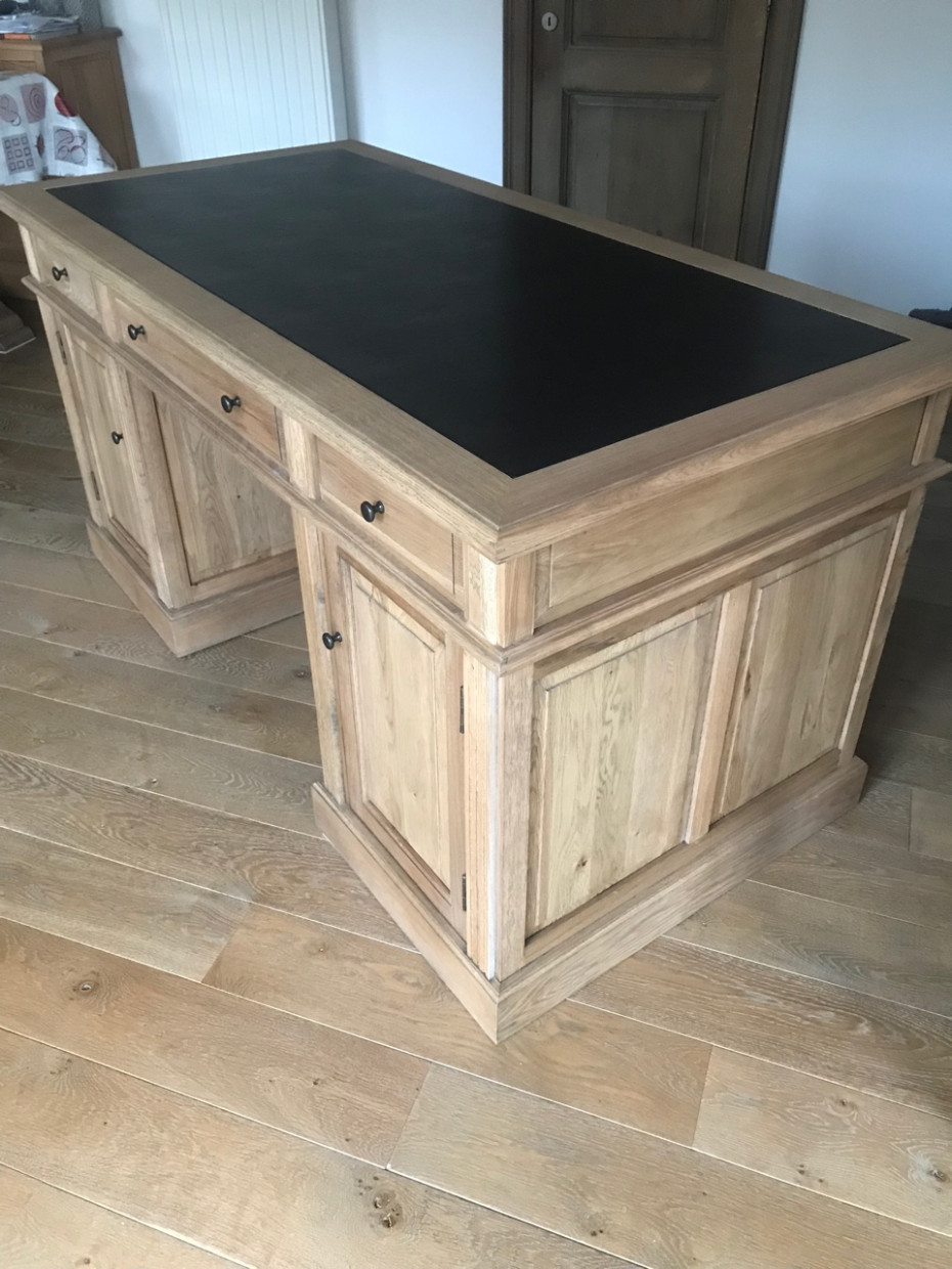 klassiek-eiken-bureau-met-lederen-inleg