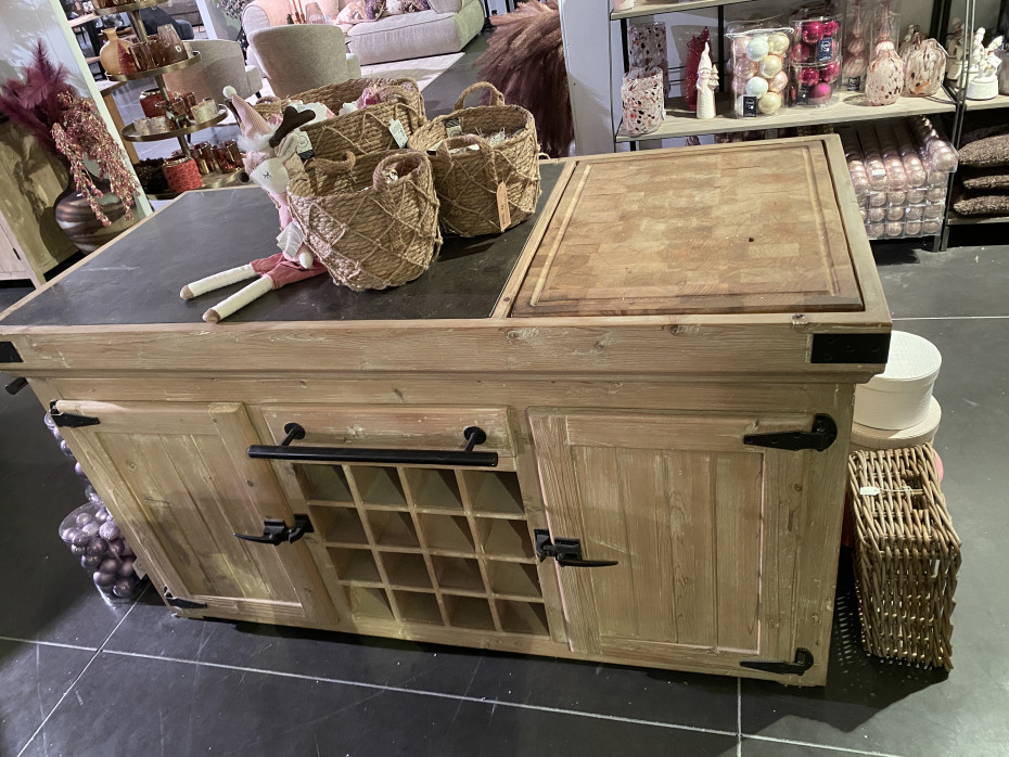 landelijke-stijl-keukeneiland-keukenblok-met-wijnrek