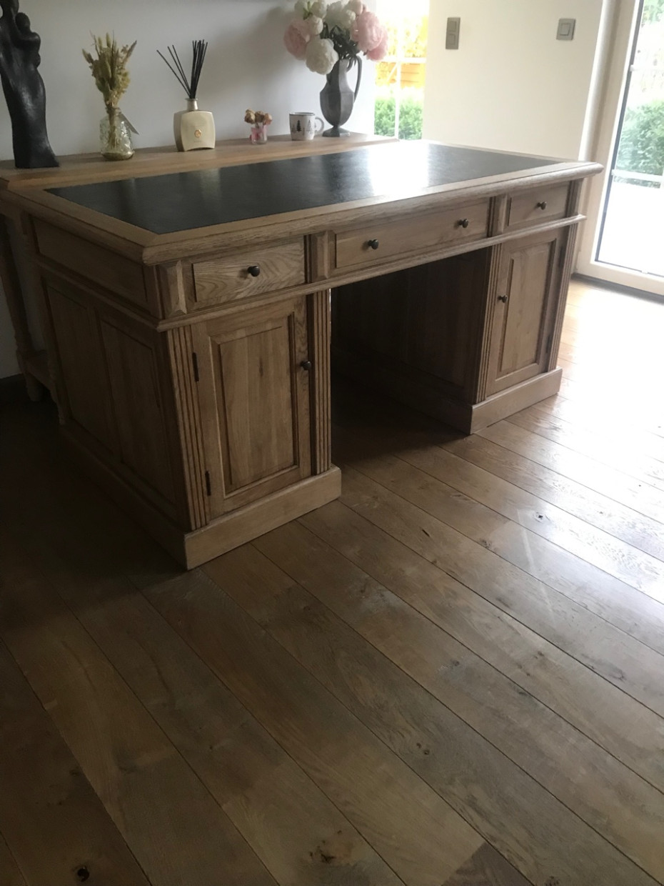 klassiek-eiken-bureau-met-lederen-inleg