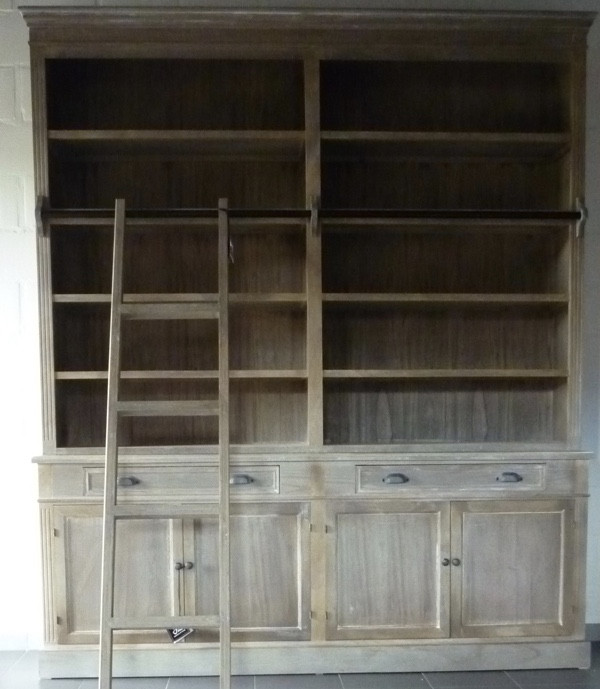 bibliotheekkast-landelijke-stijl-met-ladder