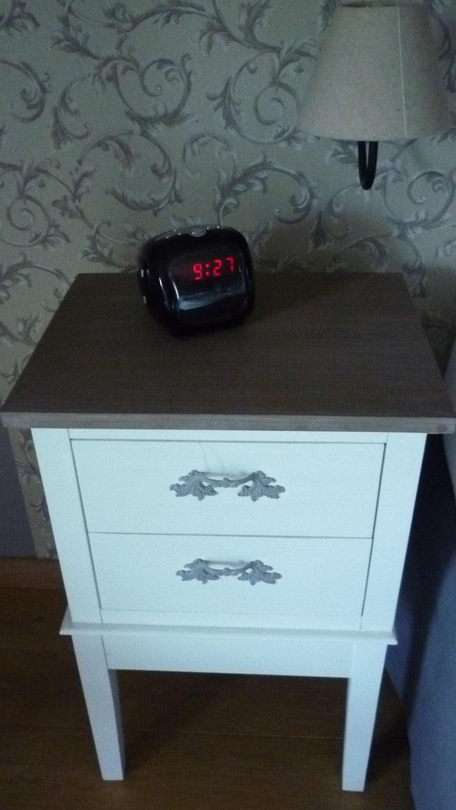 cottage-wit-nachtkastje-j-line