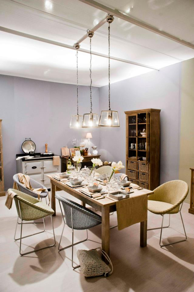 cottage-vitrinekast-in-naturel-cottage-meubelen-j-line