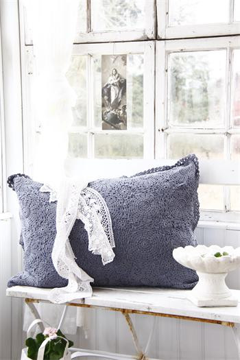 gehaakt-sier-kussen-van-jeanne-d-arc-living