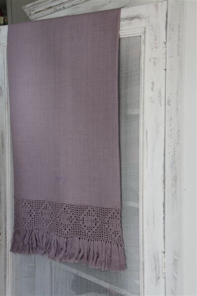 paarse-badhanddoeken-van-jeanne-d-arc-living-handdoeken