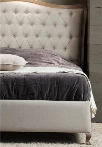 bed-in-landelijke-stijl-met-gecapitoneerd-hoofdbord