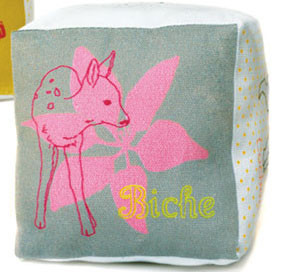 kubus-kussentje-mimi-lou-per-stuk