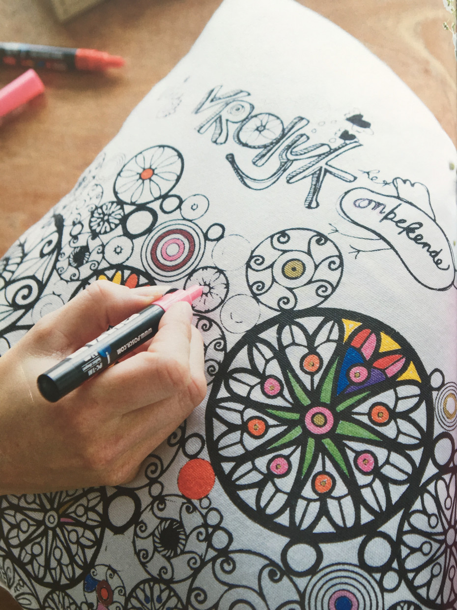 happy-circles-sierkussen-40x40cm