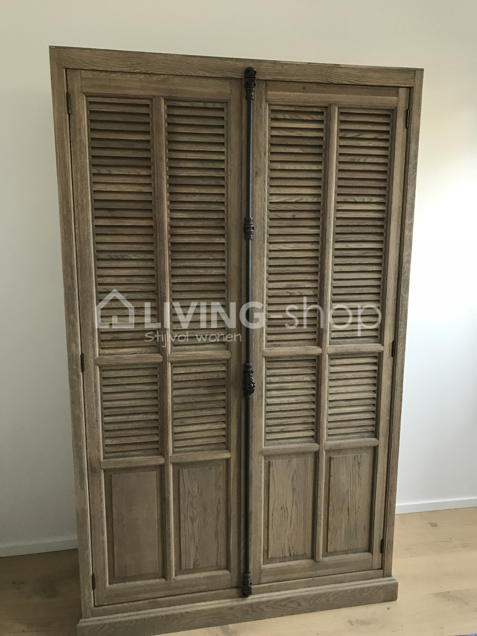 landelijke-stijl-eiken-kleerkast-halkast-louvredeuren