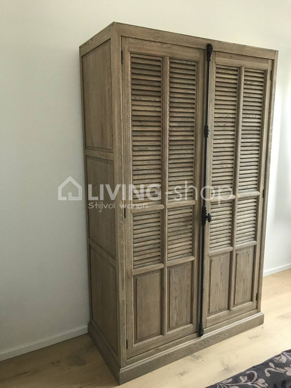 landelijke-stijl-eiken-kleerkast-halkast-louvredeuren